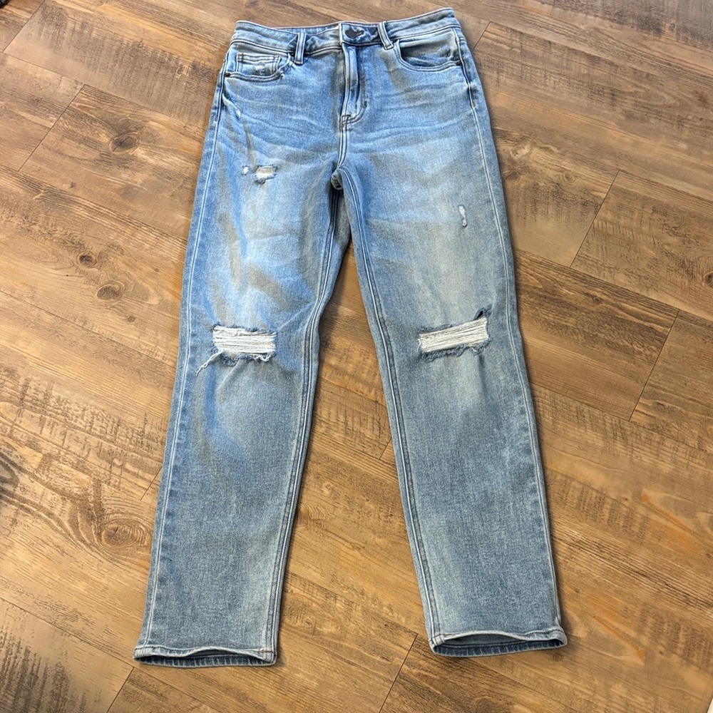 Trendy Distressed Women's Cropped Jeans